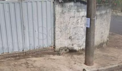 Imóvel com excelente localização,farmácias,supermercado e centro.