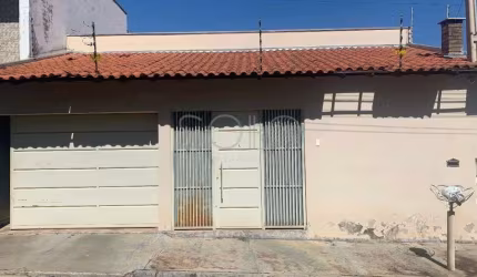 Conforto e Espaço para Sua Família: Casa Ampla com Suíte e 4 Quarto.