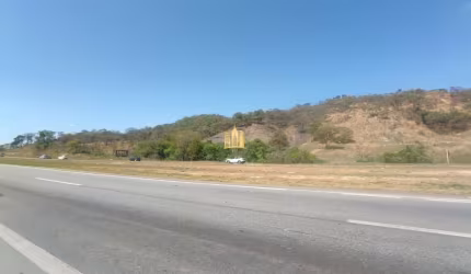 Oportunidade! Terreno de 105.494,00 m² na BR-040 em Esmeraldas, ideal para investir. Aproveite!