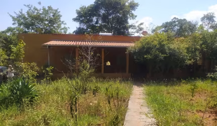 Sítio Comercial à Venda em Esmeraldas-MG, Bairro Cidade Jardim - 4 Quartos, 1 Suíte, 2 Salas, 3 Banheiros, 2 Vagas - 2.500 m² de Área