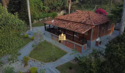 Sítio Comercial de Alto Padrão à Venda em Esmeraldas-MG, Bairro Serra Verde: 3 quartos, 2 salas, 1 banheiro, 10 vagas, 3.265m²!