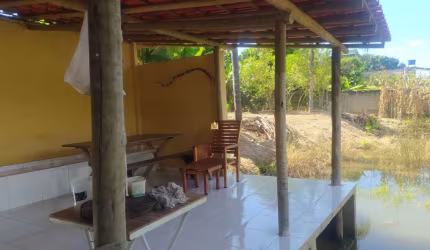 Sítio Comercial à Venda em Esmeraldas-MG - Bairro Melo Viana  3 Quartos, 2 Salas, 2 Banheiros, 3 Vagas de Garagem  3.750m² de Área