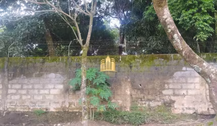 Terreno à venda em Esmeraldas-MG, bairro Fernão Dias, com 450m² de área. Venha conferir!