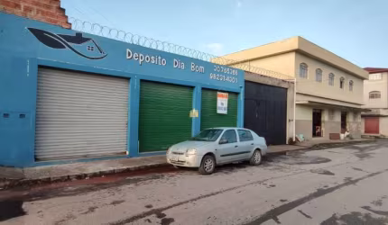 Galpão comercial à venda em Esmeraldas-MG, no bairro Santa Quitéria: 3 salas, 2 banheiros, 2 vagas, 450m²