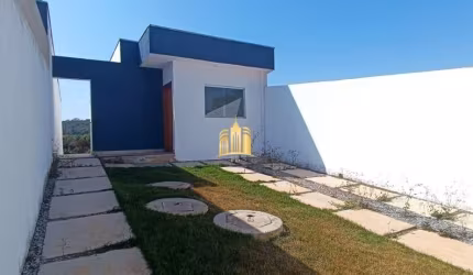 Casa à venda em Esmeraldas-MG, bairro Floresta Encantada: 3 quartos, 1 sala, 1 banheiro, 2 vagas de garagem, 80m²!