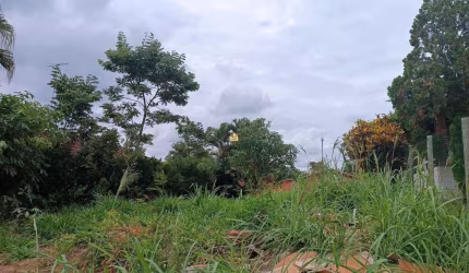 Terreno de 420m² no Condomínio Clube dos 200 em Esmeraldas-MG: Construa a Casa dos Seus Sonhos!