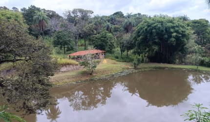 Lindo Sítio à Venda no Condomínio Vale do Ipê Amarelo em Esmeraldas - 4.280 m²