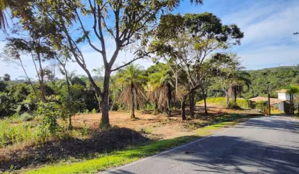Terreno Exclusivo à Venda no Condomínio Solar das Palmeiras em Esmeraldas - 1.913 m²