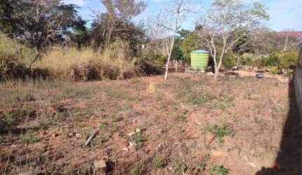 Terreno à venda em Esmeraldas-MG, bairro Fernão Dias, com 450m² de área!