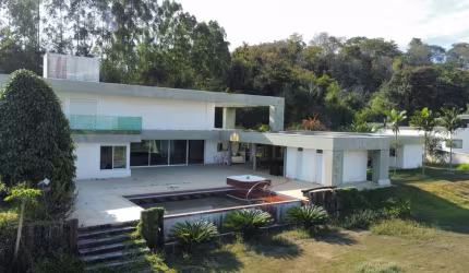 Casa de Luxo no Condomínio Belvedere em Esmeraldas-MG: 9 Quartos, Piscina, Espaço Gourmet - Agende sua Visita!