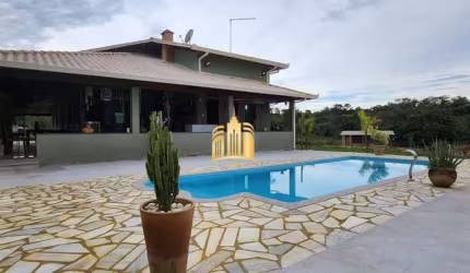 Sitio de Luxo à Venda ou Locação em Esmeraldas-MG: 4 Quartos, 1 Suíte, 2 Salas, 3 Banheiros, 4 Vagas de Garagem, 10.000m² - Oportunidade!