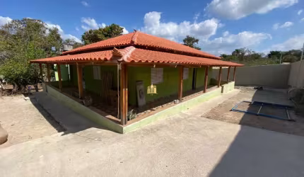 Sítio Comercial à Venda em Esmeraldas-MG - Bairro Dumaville  8 Quartos, 1 Suíte, 2 Salas, 4 Banheiros  1.200m² de Área