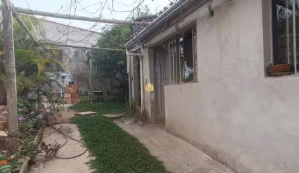 Casa à venda em Esmeraldas-MG, Dumaville: 1 quarto, 1 sala, 1 banheiro, 2 vagas de garagem, 60m². Aproveite!