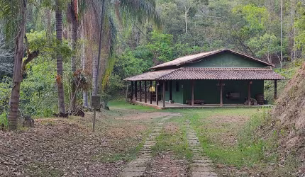 Propriedade única à venda em Esmeraldas-MG: 3 quartos, sala, banheiro, 5 vagas, 20.000 m² no Condomínio das Favas.