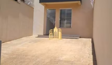 Excelente oportunidade! Casa à venda em Mateus Leme-MG, bairro Vila Suzano, com 2 quartos, 1 sala, 2 banheiros, 2 vagas de garagem e 65,00 m² de área