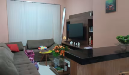 Imperdível oportunidade: Casa à venda em Esmeraldas-MG, São Pedro, 3 quartos, 1 suíte, 1 sala, 2 banheiros, 2 vagas de garagem, 100 m².