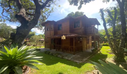 Sítio à Venda em Esmeraldas - 6.000m², Casa de Madeira, Área Gourmet, Orquidário e Muito Mais! Apenas R$680.000