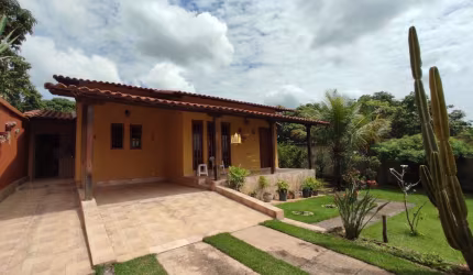 Casa à Venda em Tropeiros, Esmeraldas - 3 Quartos, Suíte, Lote de 1.000m², R$ 500.000 - Contato com a Natureza