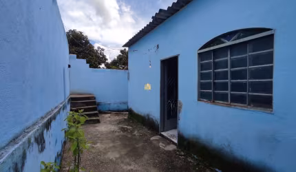 Imperdível! Casa à venda em Esmeraldas-MG, bairro Dumaville, 4 quartos, 1 sala, 1 banheiro, 2 vagas de garagem. Aproveite!