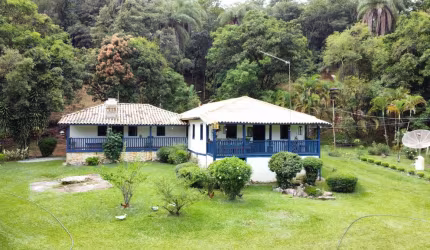 Sítio de luxo à venda em Esmeraldas-MG, bairro Serra Negra: 5 quartos, 1 suíte, 5 salas, 3 banheiros, 10 vagas, 150.000 m²!