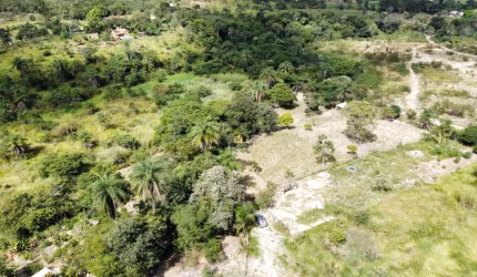Terreno à venda em Esmeraldas-MG, bairro Cachoeira, com 10.000m² de área! Venha conferir essa oportunidade única!