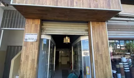 Loja para Locação no Centro de Esmeraldas | R$ 2.500,00 | Mezanino, Vitrines e Ar Condicionado
