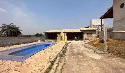 Venda de Sítio no Condomínio Vista Alegre, Andiroba - 1000 m², 2 Quartos, Piscina, por R$300.000