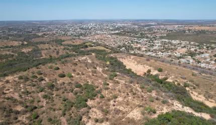 Fazenda à Venda em Curvelo - 215,48 Hectares, Pastagem, Casa Sede, Curral e Lagoa com 2.700m de Frente para Avenida Bias Fortes | R$33.000.000