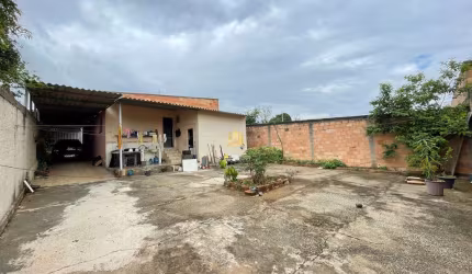 Venda de Casa no Novo Retiro em Esmeraldas - 4 Quartos por R$330.000