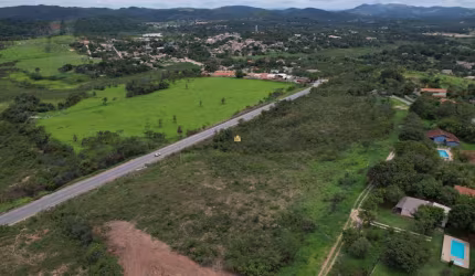Venda de Terreno de 10.000m² na Região de Tropeiros, Esmeraldas - R$700.000,00, Fundos para MG-060