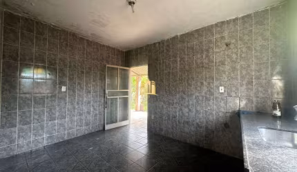 Casa Duplex à Venda em Caracóis de Baixo: 6 Quartos, 2 Suítes - Invista Já!