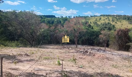 Chácara à Venda Encontro das Águas: Vista Definitiva, Plano e Próximo à BR-060!