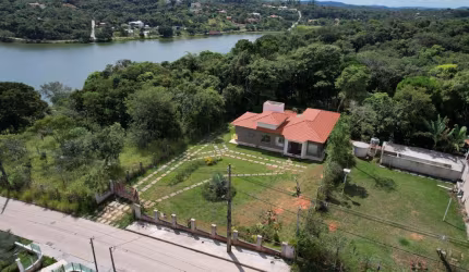 Sítio à Venda Condomínio Nosso Rancho: 5.000m², Fundo para Lagoa e 3 Suítes!