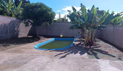 Sítio à venda em Dumaville, Esmeraldas-MG: 2 quartos, 1 sala, 1 banheiro, 3 vagas na garagem, 360m² de área. Confira!