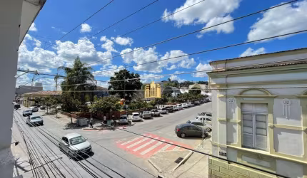 Sala Comercial para Locação no Centro de Esmeraldas 130m² com 5 Salas