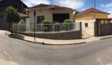 Casa no centro de esmeraldas
