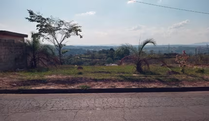 Lote de 360m² a venda no Bairro Serra Dourada na cidade
