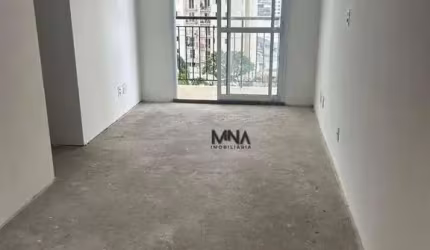 Apartamento com três quartos, sendo uma suíte