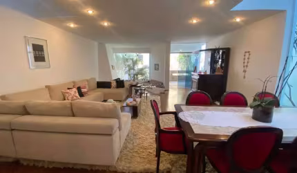 Casa c/ 7 quartos, 2 suítes e 3 vagas, 350m², à venda no bairro Parque da Mooca, por 2.500.000,00
