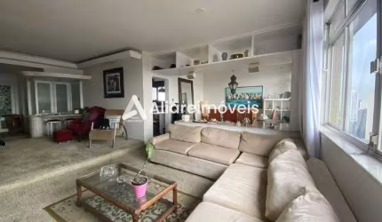 Apartamento c/ 4 quartos, 1 suíte e 5 vagas, 200m², à venda no Condomínio Edifício Tulipas, no bairro Mooca, por 1.150.000,00