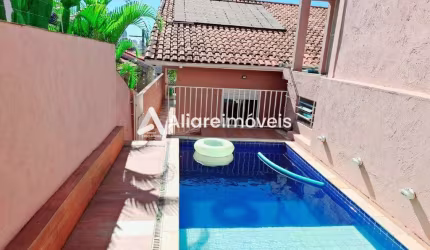 Casa c/ 3 quartos, 2 suítes e 2 vagas, 247m², à venda no , no bairro Água Fria, por 1.272.000,00