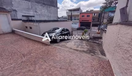 Casa c/ 2 quartos e 2 vagas, 138m², à venda no bairro Jardim Guairaca, por 680.000,00