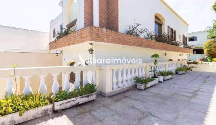 Casa c/ 3 quartos, 1 suíte e 3 vagas, 350m², à venda no bairro Vila Guilhermina, por 1.800.000,00