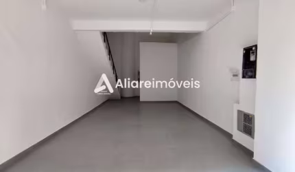 Loja c/ 32m², para aluguel no bairro Centro, por 2.500,00