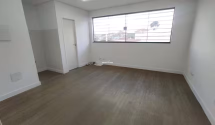 Conjunto comercial c/ 20m², para aluguel no Centro na Bom Jesus dos Perdões por 1.300,00