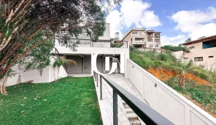 Casa à venda, 3 quartos, 2 suítes, 4 vagas, São Pedro - Juiz de Fora/MG