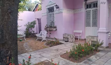ALUGO CASA COMERCIAL  NA AVENIDA DEZESSETE DE AGOSTO