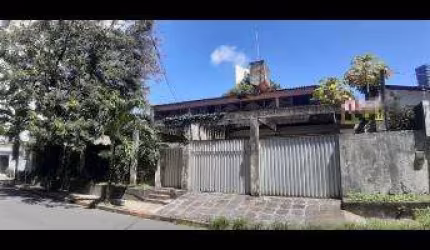 VENDO OU EXCELENTE CASA NO BAIRRO DE CASA FORTE