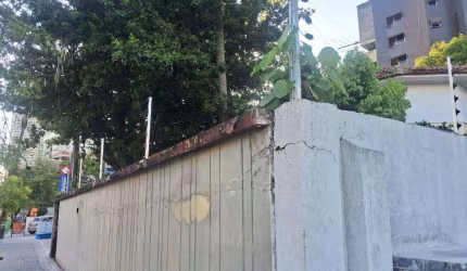 VENDO EXCELENTE CASA NA AVENIDA DEZESSETE DE AGOSTO PROXIMO  AO SHOPPING PLAZA