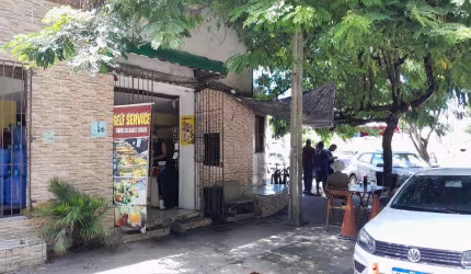 ALUGO EXCELENTE PONTO COMERCIAL EM CASA FORTE
